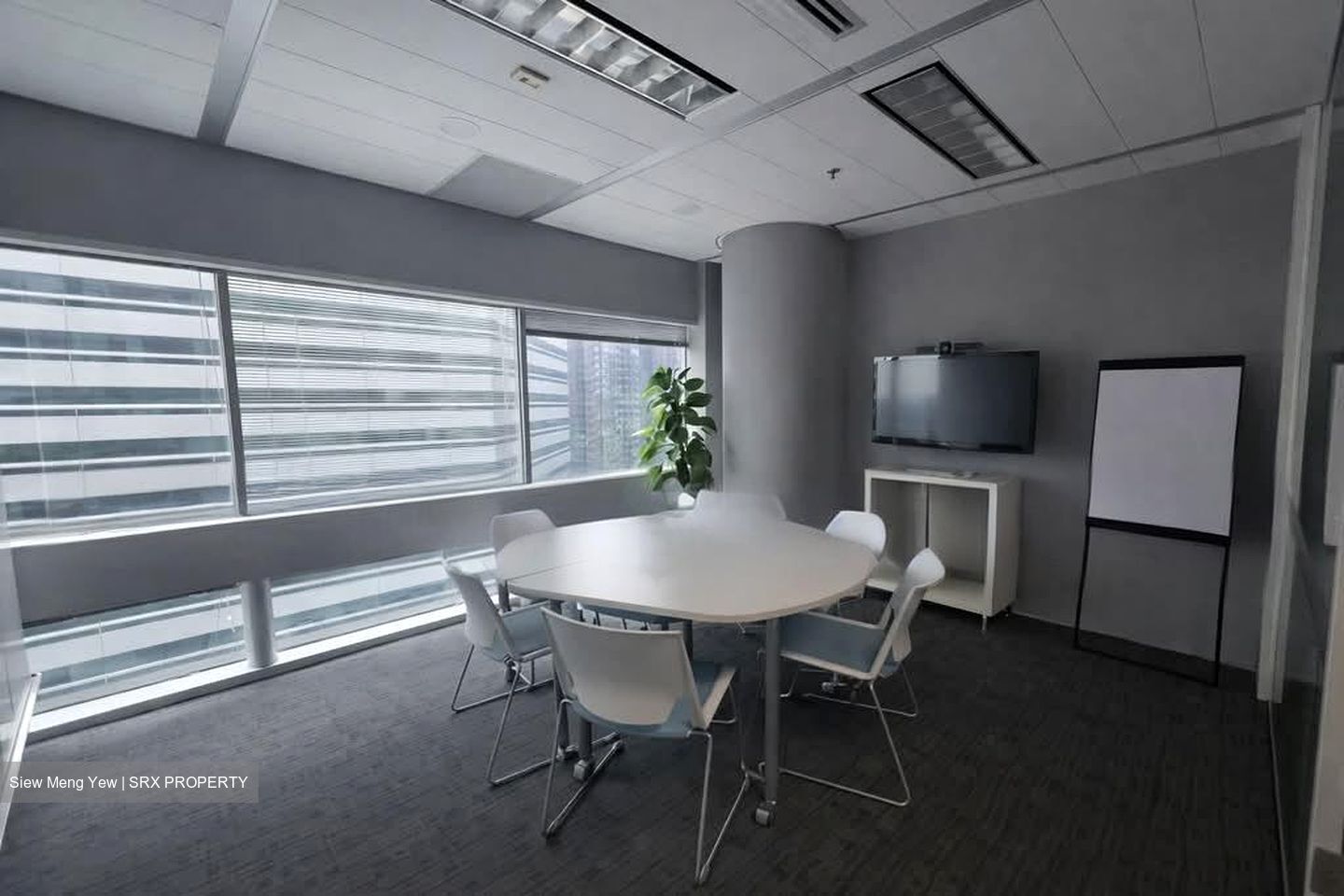 Gateway East (D7), Office #546354061